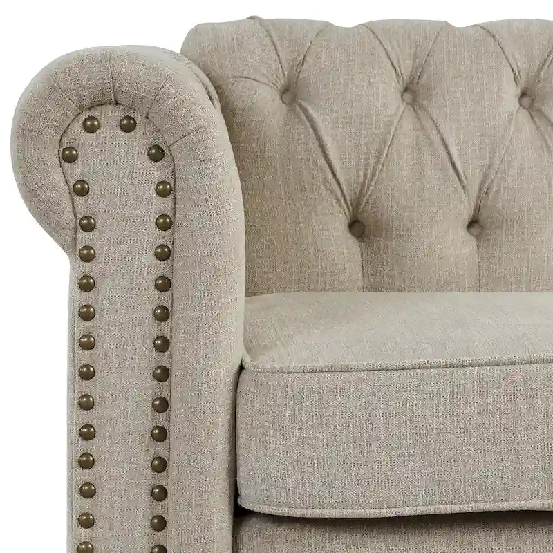 Divano Chesterfield in lino con bottoni, borchie e gambe in legno massello